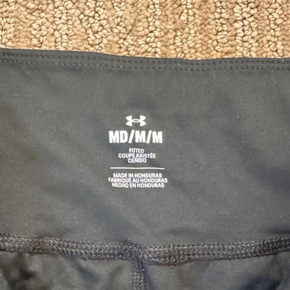 Under Armour Jet Black Workout Leggings - Cropped - Picture 3 of 3